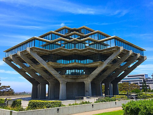 カリフォルニア大学サンディエゴ校ガイゼル図書館（ウィリアム・ペレイラ、1970年）