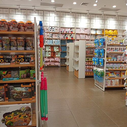 MINISO、SMオルモックの棚