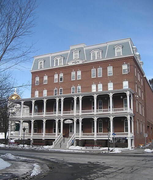 スパルディング小学校（1891年）、60 Washington St、Barre、VT