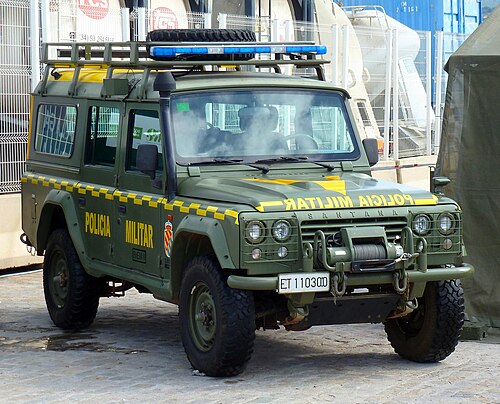 憲兵車両