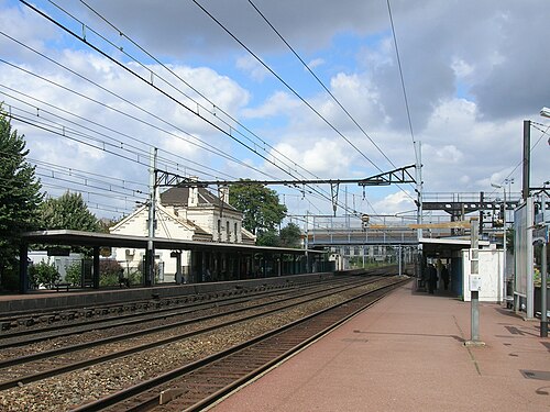 イヴリーRER鉄道駅