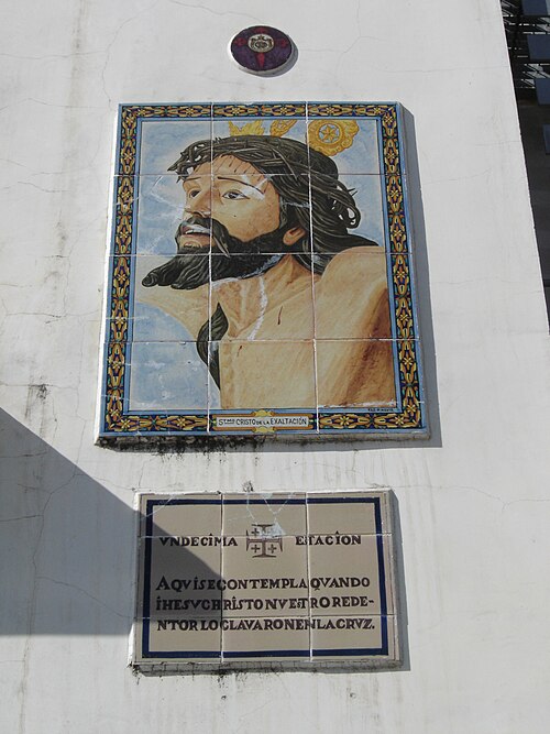 第 11 ステーション。イエスは十字架に釘付けにされる。[28] (Santísimo Cristo de la Exaltación、Hdad. de los Caballos o de la Exaltación)