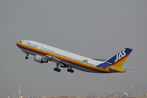 離陸中のエアバスA300-600R