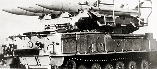 ソ連が供与したリビアのSA-6地対空ミサイルシステムのクローズアップ写真。2011年のNATO作戦で破壊された。