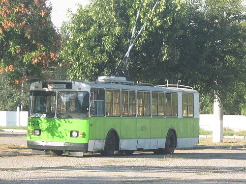 ZiU-9 路面電車・トロリーバス車庫第3号線敷地内の17番路線