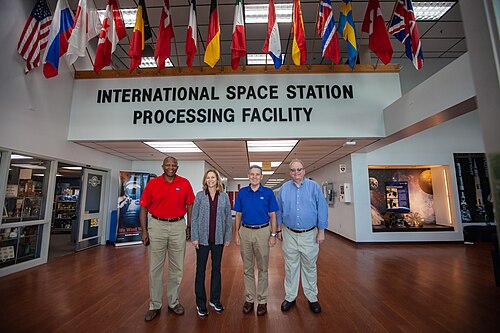 2019年9月時点のSSPF（サザン・サザン・パブリック・ファウンデーション）のメインエントランスロビー。建物名に加えて「インターナショナル」という表記があるが、これは公式のものではない。