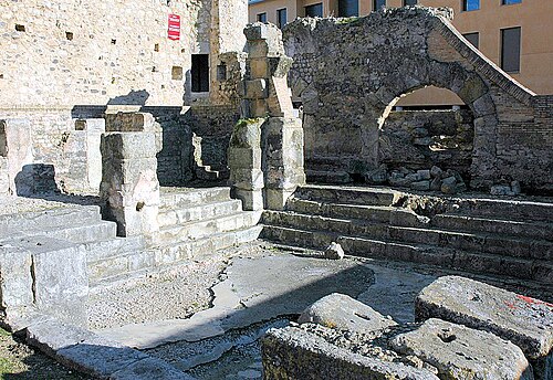 市内の古代ローマ浴場