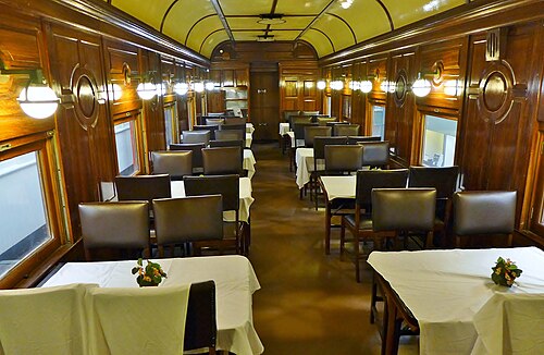 1930年から1960年代にかけてナラボー平原で高級料理を提供したコモンウェルス鉄道の食堂車DA52