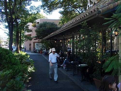 代官山の歩道カフェ