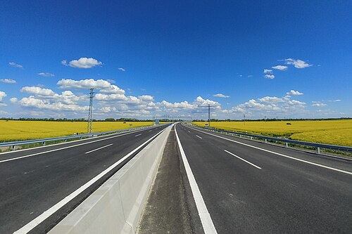 シャモリン近郊のR7高速道路