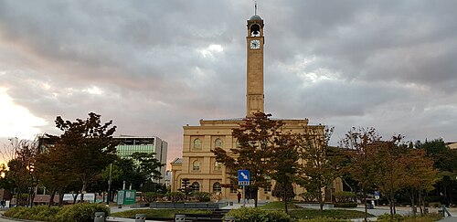 平沢大学創立100周年記念塔