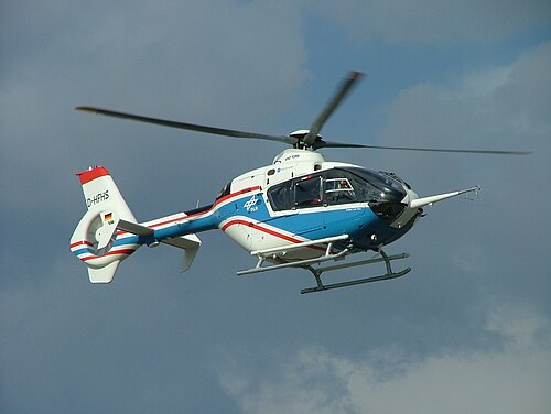 ヘリコプター EC 135