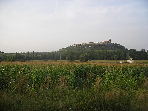 トゥルノン・ダジュネの全景