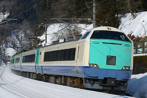 2018年9月に快速列車に登場した新潟を拠点とする485系3000番台の改修車両