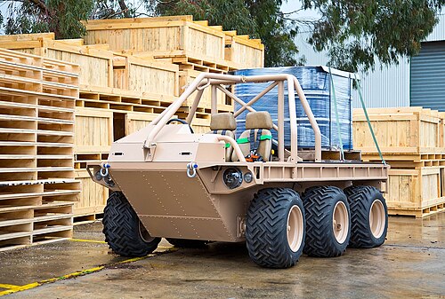 Supacat 全地形対応型モビリティ プラットフォーム (ATMP) Mk4 のプロトタイプ例。