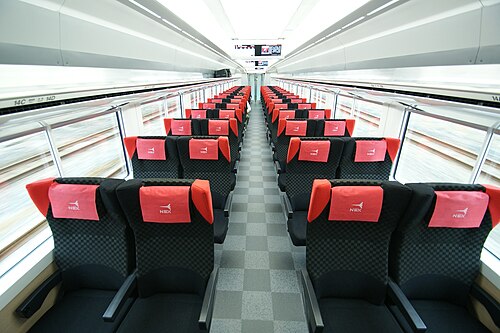 スタンダードクラスの車内
