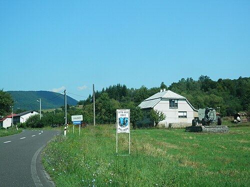 カリノフ村に入る
