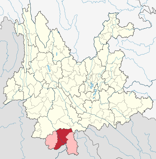 景洪市（赤）の位置（西双版納県（ピンク）と雲南省内）