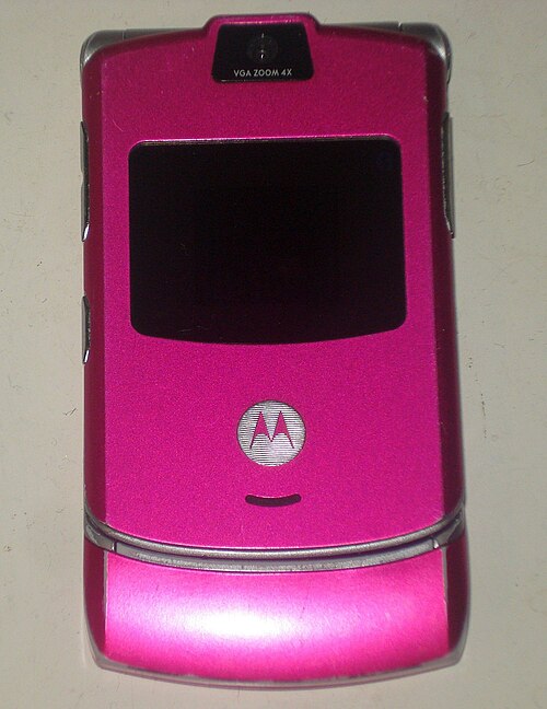 ホットピンク色のMotorola RAZR V3