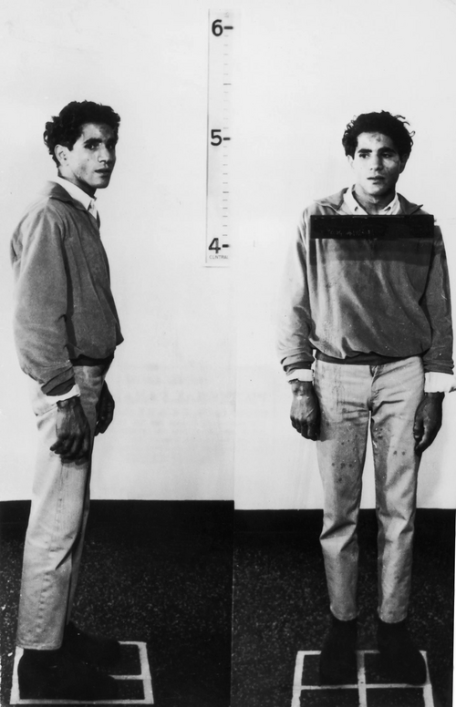 逮捕後に撮影されたシルハン・シルハンの白黒写真