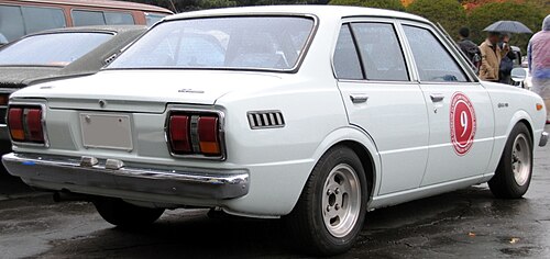 スプリンター 1.2 DX セダン (KE40、フェイスリフト前)