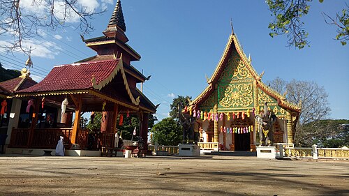 ワット・トゥン・クルアイ地区の地元の寺院