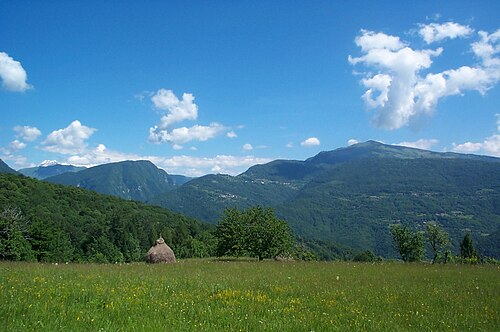 ジュリア・プレアルプスのミア山とマタジュル山のパノラマ