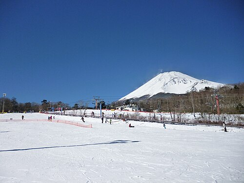 スノータウンイエティと富士山裾野