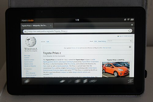 Kindle Fireを横向きにしてウェブページを表示している様子