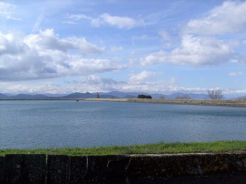 ジョソー貯水池の湖
