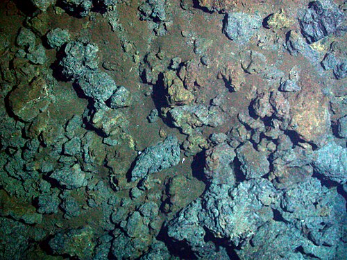 熱水噴出孔からの鉱物
