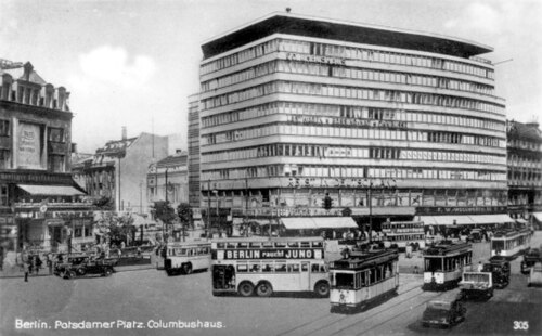 ベルリン・ミッテ・ポツダム広場、コロンブスハウス、1940年。 1945年から1948年にかけてヴェルトハイムを開催