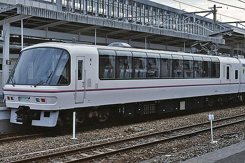1989年1月、JR西日本塗装の「ジョイフルトレイン211系」