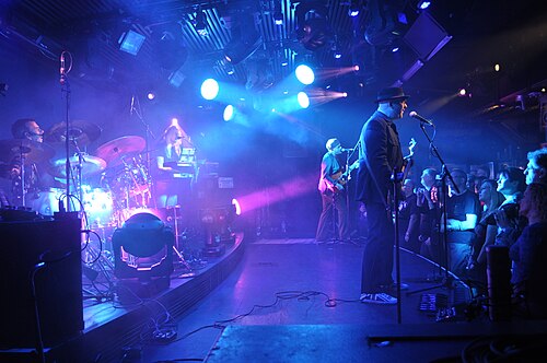 2015 年 1 月の「Under The Bridge」でのライフサイン