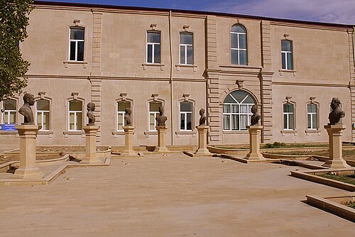 ブゾヴナの学校。