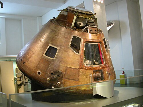 アポロ10号司令船チャーリー・ブラウン号は、地球に対して最も速い有人宇宙船である。