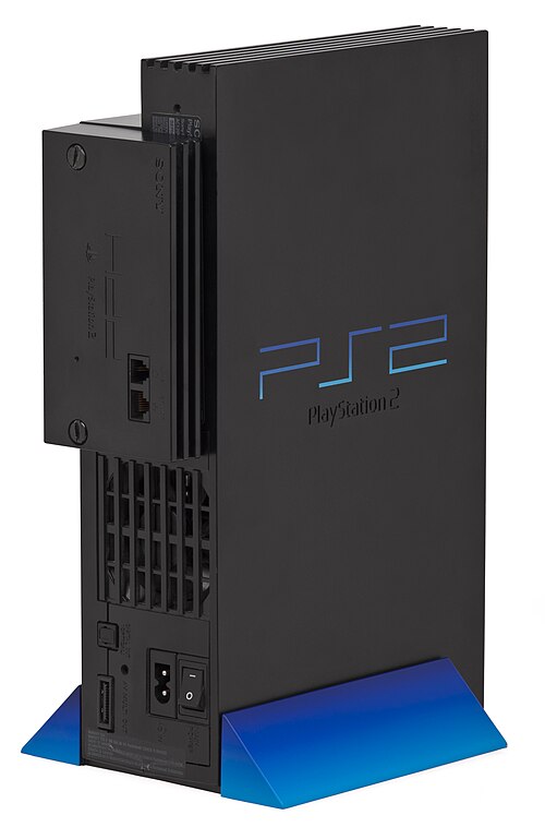 ネットワーク接続機能を追加した、オリジナルのPlayStation 2モデルの画像。