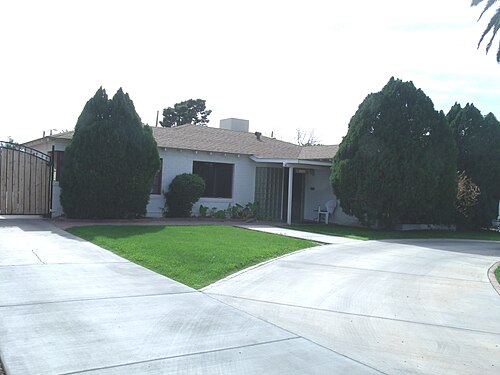 The Vincente Canalez House was built in 1951 and is located at 2627 N Evergreen St. Canalez co-owned the Ramona Pharmacy with future Arizona governor Bob Jones. Canalez later became involved in the Democratic Party as a precinct committeeman. In 1945 he was selected to serve as Maricopa County chairman to fight infantile paralysis, and served on the City of Phoenix's planning commission in the 1950s. He moved to the Arizona town of Buckeye in 1957, and served as mayor of Buckeye in 1960. This property is recognized as historic by the Hispanic American Historic Property Survey.
