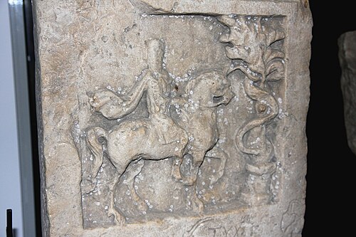 蛇と木を携えたトラキアの騎馬像、ブルガリア国立歴史博物館