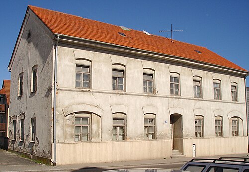 古い校舎、エルディンガー通り
