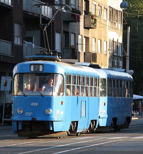 ČKD タトラ T4YU、タイプ 401、1976 ～ 1982 年に 95 台製造。
