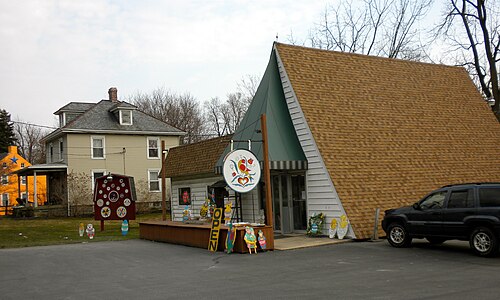 ランカスター郡のお土産店では六角形の標識が売られている