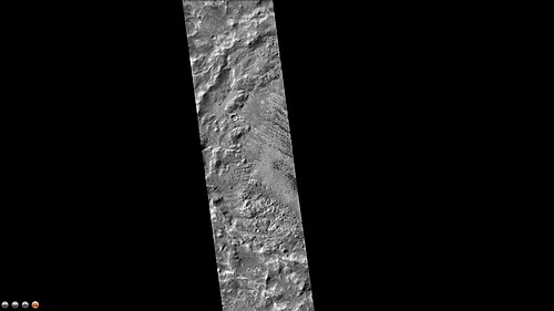火星偵察オービターに搭載されたCTXカメラで撮影された、リッチー・クレーターの西側。
