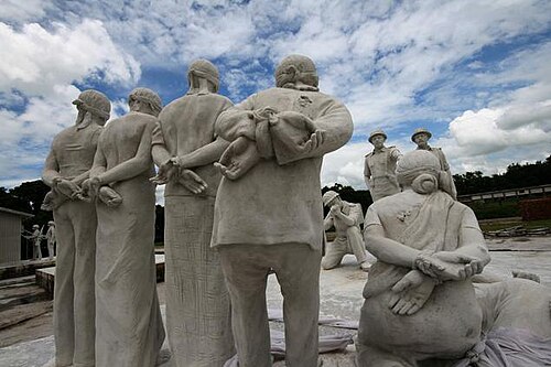 メヘルプルにある、パキスタン軍によるベンガルの知識人の処刑を描いた彫刻