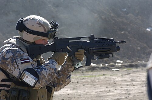 G36V/AG36の組み合わせを装備したラトビアの兵士。