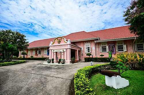 旧ラチャブリー県庁舎（現在はラチャブリー国立博物館）