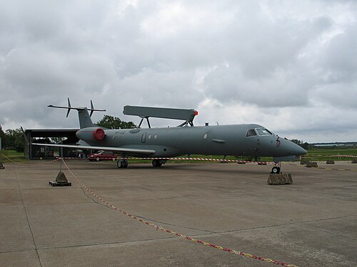 ギリシャ空軍への納入に先立ち、スウェーデンのハルムスタッドで試験中のエンブラエルEMB-145-H AEW&C。
