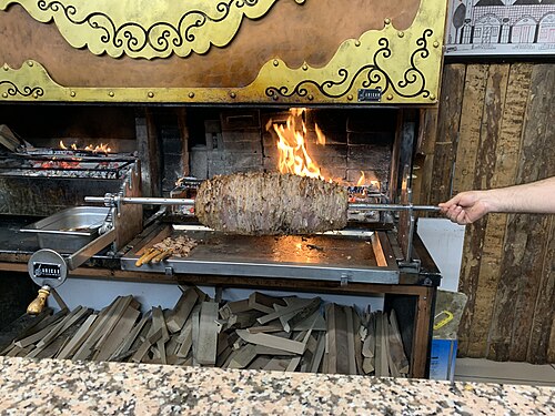 トルコ/アンカラにあるカグケバブ（トルコ語で「Cağ kebabı」）を専門とするレストラン