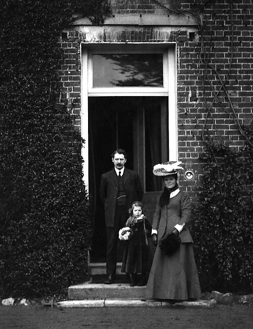 アイザック・ヘイグ・ミッチェルと妻と娘、1906年