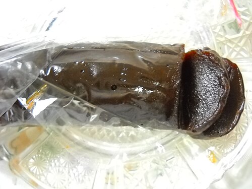 ココナッツシュガーともち米を挽いて作ったドドル
